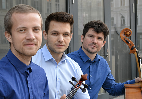 Portrait von drei Musikern